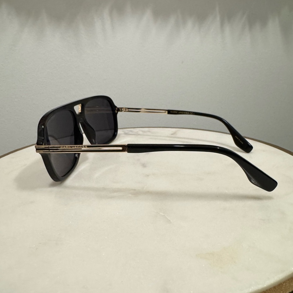 Marc Jacobs Black Sunglasses with Yellow Case - Picture 4 of 10